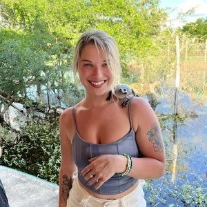 Meet your Posher, Julia